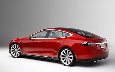 Tesla Motors разрабатывает роботизированное зарядное устройство для своих электромобилей