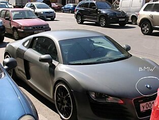 Была Audi R8, стала  BMW 850i