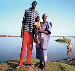 Гигант баскетбола Manute Bol (21 фотография)