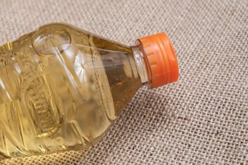 Что делать, если бутылка из-под масла всегда засаленная и неприглядная