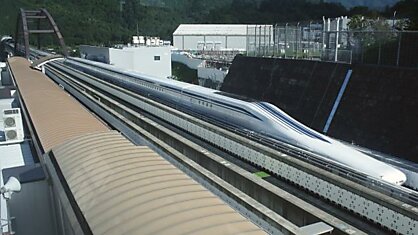 Поезд на магнитной подушке побил рекорд 12-летней давности и развил скорость в 590 км/ч