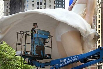 Памятник Мэрилин Монро в Чикаго (11 фото)