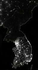 Северная Корея и Южная Корея ночью. Еще вопросы?