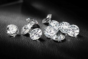 Tiffany закупит российские алмазы