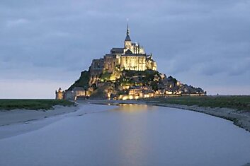 Замок Saint Michel во Франции.