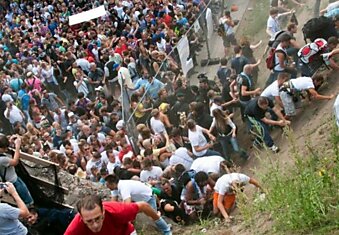 Давка людей на Love Parade в Германии (17 фото)