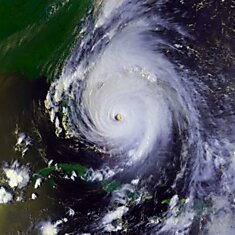 Крупнейшие и самые разрушительные ураганы в истории