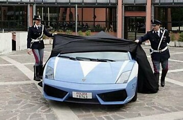 Печальная участь полицейской Lamborghini (10 фото)
