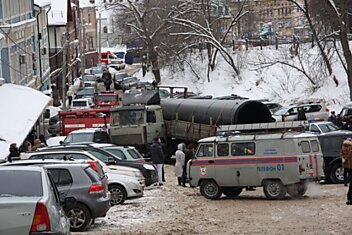 Грузовик протаранил 19 припаркованных авто в Нижнем Новгороде