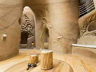 Волшебные дворцы в пустынных скалах, построенные скульптором-самоучкой