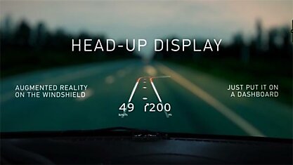 Проекция информации на лобовое стекло автомобиля ухудшает безопасность вождения