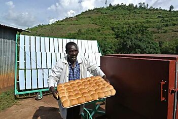 С помощью солнечных концентраторов в Кении пекут хлеб и делают арахисовое масло