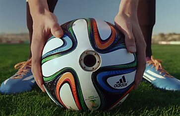 Adidas встроил камеры в футбольный мяч в честь Чемпионата мира по футболу — 2014