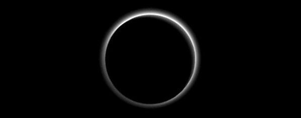 Плутон продолжает удивляет астрономов