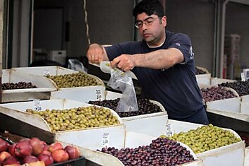 Повар с прозвищем «ходячая энциклопедия» рассказывает, почему маслины равны оливкам