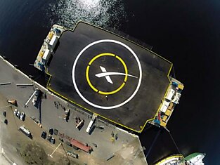 SpaceX собираются посадить первую ступень Falcon 9 на «баржу»