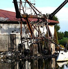 В статую бога ударила молния (7 фотографий)