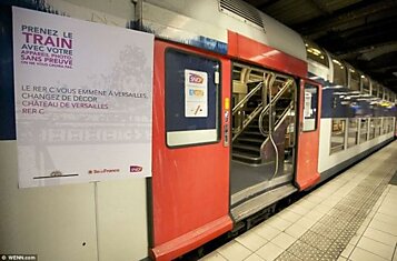 Поезд парижского метро с сюрпризом
