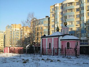 Церковь для блондинок в Москве (8 фото)