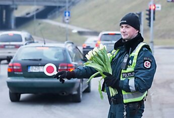 Вот что придумали полицейские из Литвы на 8 Марта