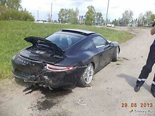 Эксклюзивный Porsche был разбит на тест-драйве в Барнауле