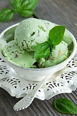 Восхитительное домашнее мороженое с базиликом
