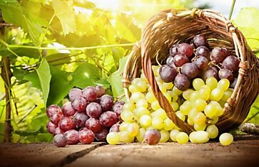 Подборка салатов с виноградом