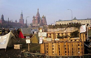 Под стенами Кремля был разбит палаточный городок протестующих