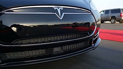 Tesla выпустит полноценный автопилот через 3-6 месяцев