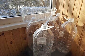 Что сделать с бутылками от воды, если к весне их слишком много накопилось