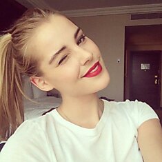 Алиса Знарок,дочь главного тренера хоккейной сборной России
