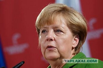 Меркель: "Россия не исключена из G8"