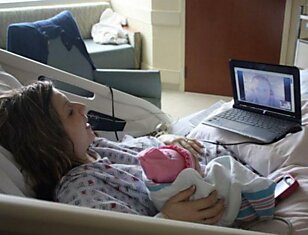 Первый взгляд на своего малыша через вебкамеру