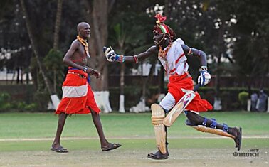 Масаи — игра в крикет воинов африканского племени 14.03.2013