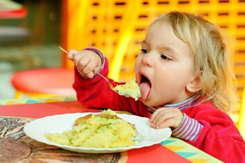 Покажите внуку, что едят дети в Италии, если он капризничает и ничего не ест