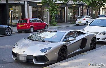 Lamborghini Aventador на улицах Лондона
