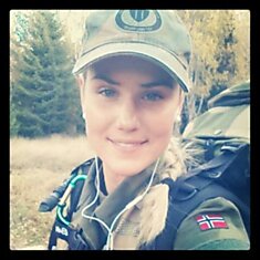 Norge. Military girls