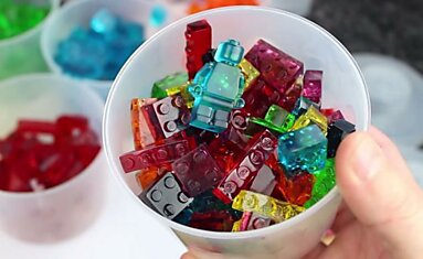 Желейные конфеты в форме LEGO: самая нескучная сладость на свете. Дети оценят!