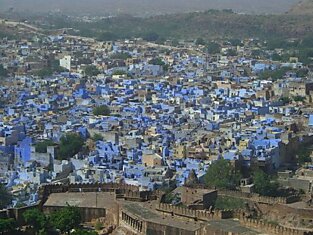 Красивый "раскрашенный" город в Индии (27 фото)
