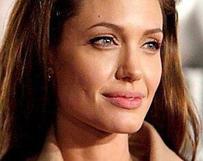 Анджелина Джоли наконец подтвердила, что ждет двойню