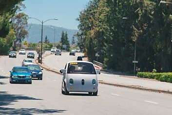 Беспилотные машины Google выехали на улицы Маунтин-Вью