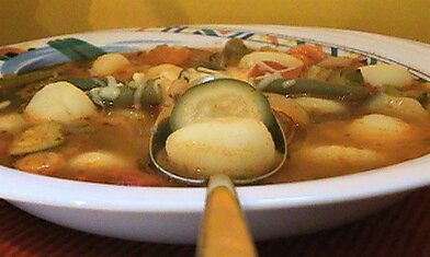 Итальянский вегетарианский суп с клецками.