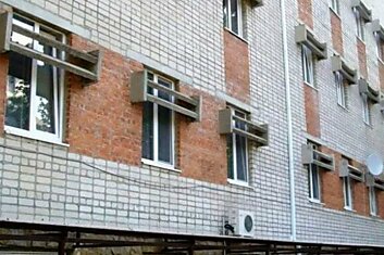Для чего на советские окна навешивали бетонные козырьки