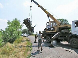 Оригинальный способ эвакуации (3 фотографии)