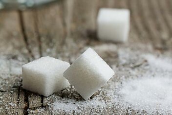 Вот 8 продуктов, которые считаются полезными, но содержат ужасающее количество сахара.