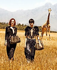 Карен Элсон и Эдди Кэмпбелл в рекламе весенней коллекции Louis Vuitton