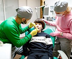 Широкий спектр качественных и безболезненных стоматологических услуг для детей в современной клинике